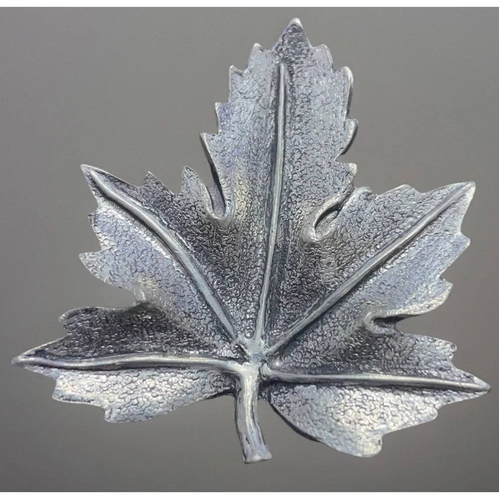 VTG 2003 Pewter Leaf Brooch Pin Canadian Maple Canada Fall‎ JP135